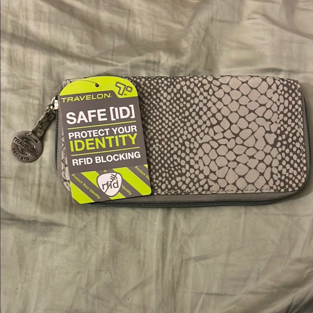 Travelon RFID Blocking Wallet